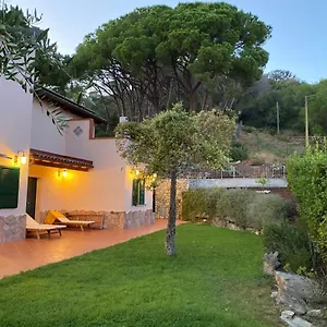 https://villa-sofia-marina-di-campo.it-tuscanyhotel.com